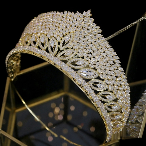 Swarovski crystals crown tiara - Picture 4 of 4